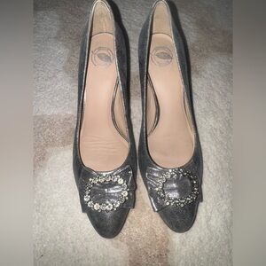 Elegant Gray Women's Shoes with Embellished Buckle